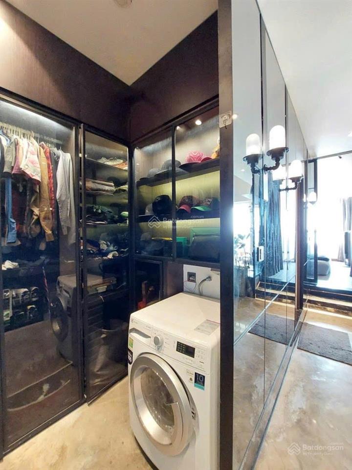 Bán căn view đông 2pn/1wc đầy đủ nội thất view thoáng tầng cao giá 4.7 tỷ bao phí