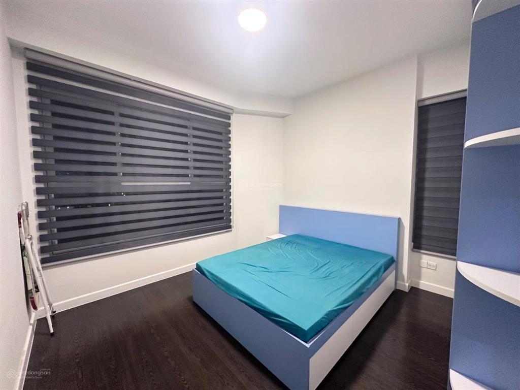 Cho thuê căn góc 3pn/2wc 100m2 đầy đủ nội thất nhà sạch ở ngay  golden mansion