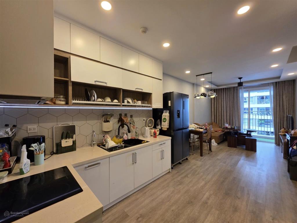 Cần bán gấp 2pn/2wc mẫu 69m2 nhà đẹp tầng trung, nội thất đầy đủ  golden mansion