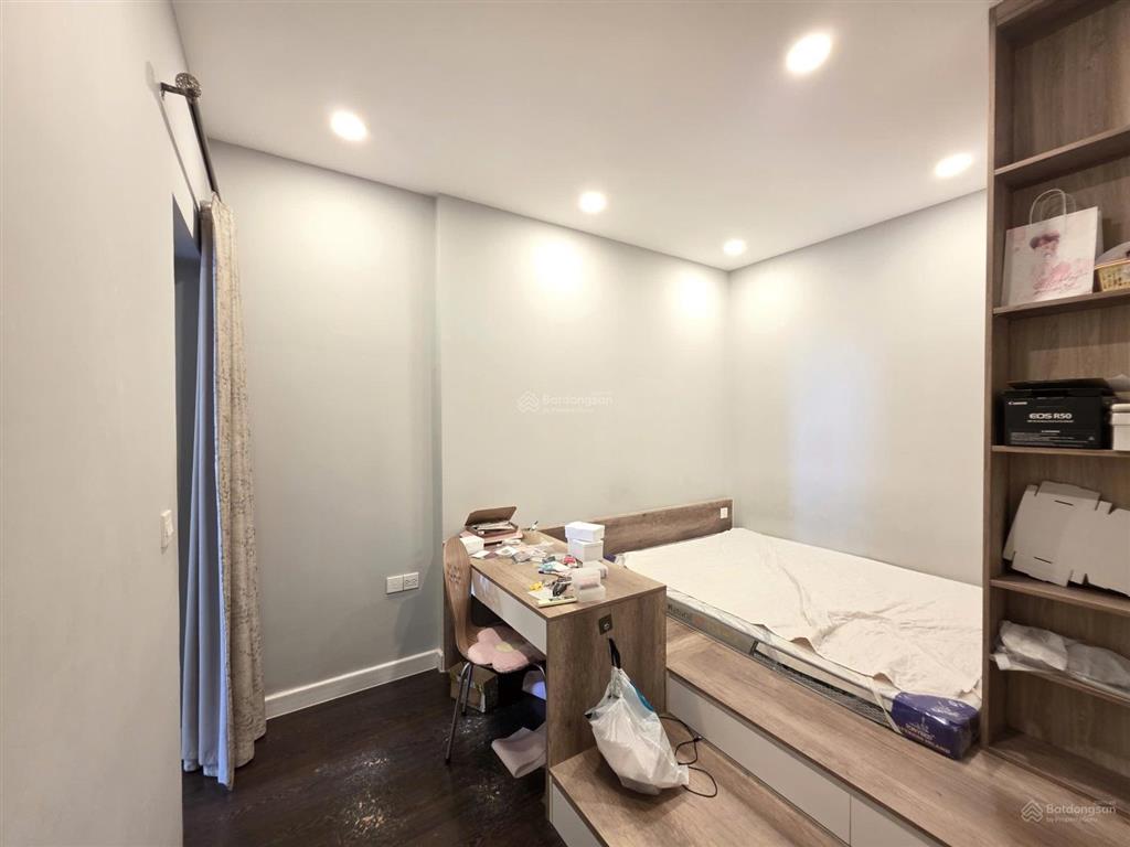 Cần bán gấp 2pn/2wc mẫu 69m2 nhà đẹp tầng trung, nội thất đầy đủ  golden mansion