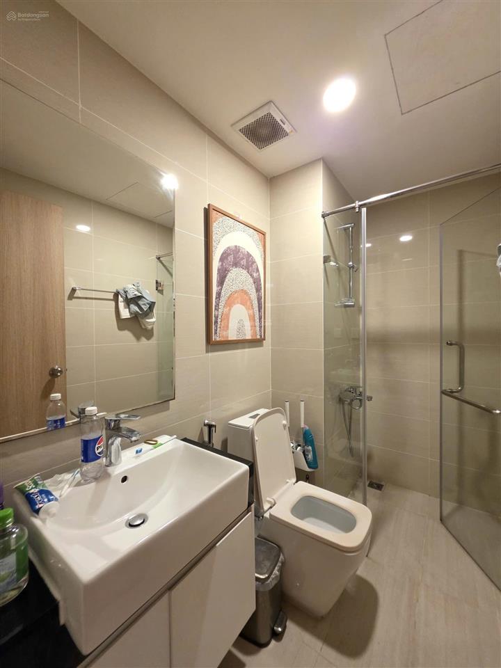 Cần bán gấp 2pn/2wc mẫu 69m2 nhà đẹp tầng trung, nội thất đầy đủ  golden mansion