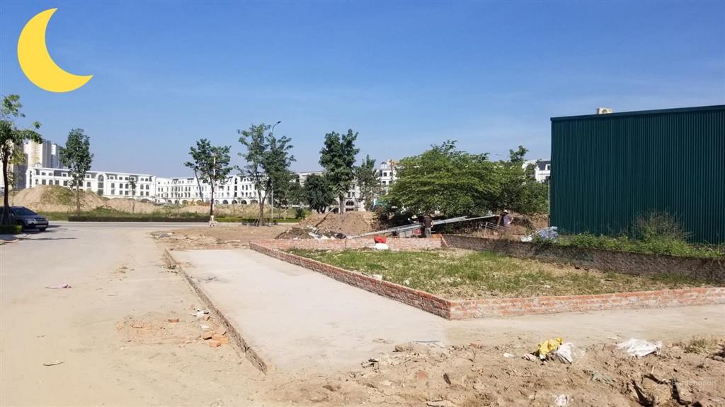 Cho thuê đất làm kho, xưởng, khu dịch vụ di trạch, 10tr, 140 m2, thửa đất đẹp. lô 3 thoáng