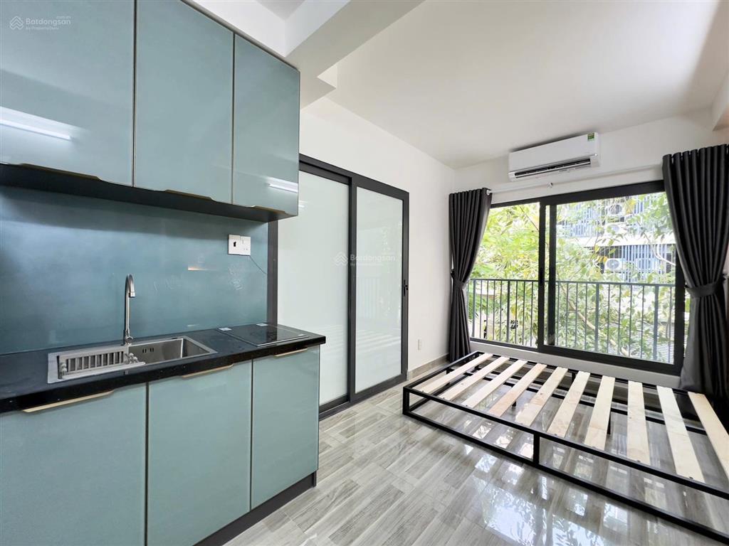 Cho thuê căn studio mới có ban công, cửa sổ thoáng, an ninh sạch sẽ ngay vx cộng hoà