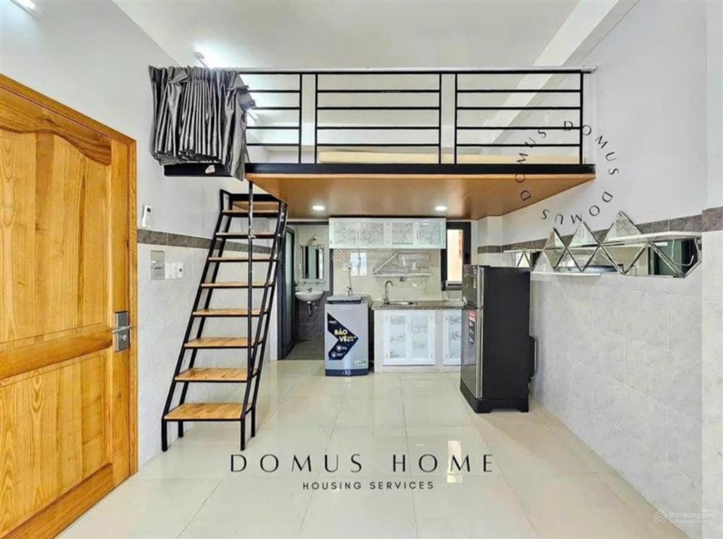 Phòng có gác ngay gần vạn hạnh mall  cầu vượt 3/2 quận 10  thoáng sáng