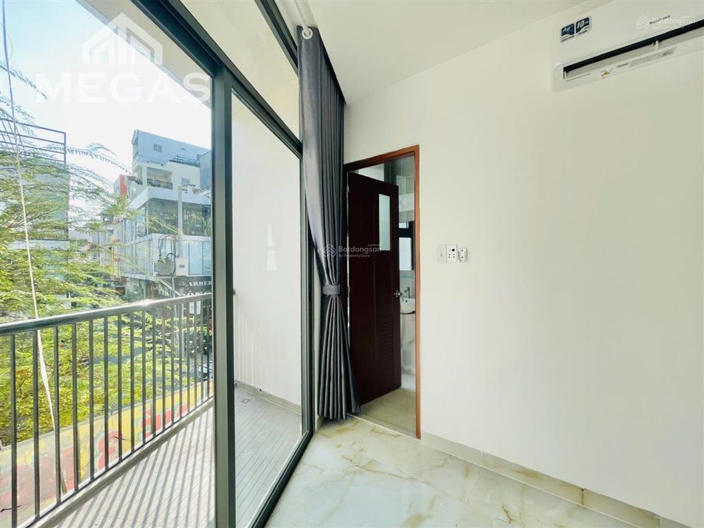 Phòng đẹp cho thuê ngay gần vạn hạnh mall quận 10, ban công thoáng sáng, an ninh