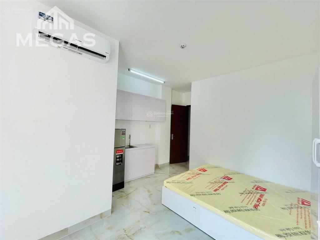 Phòng đẹp cho thuê ngay gần vạn hạnh mall quận 10, ban công thoáng sáng, an ninh