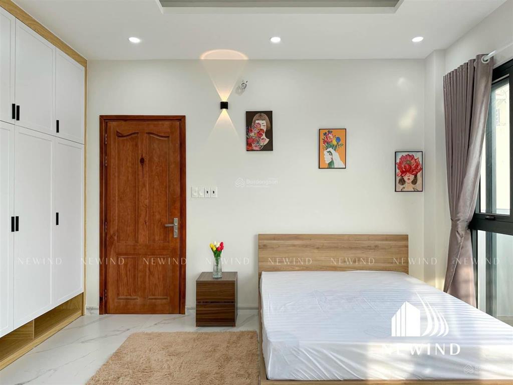 Cho thuê phòng đẹp, ban công ngay gần cầu lê văn sỹ quận 3, an ninh, thoáng đẹp