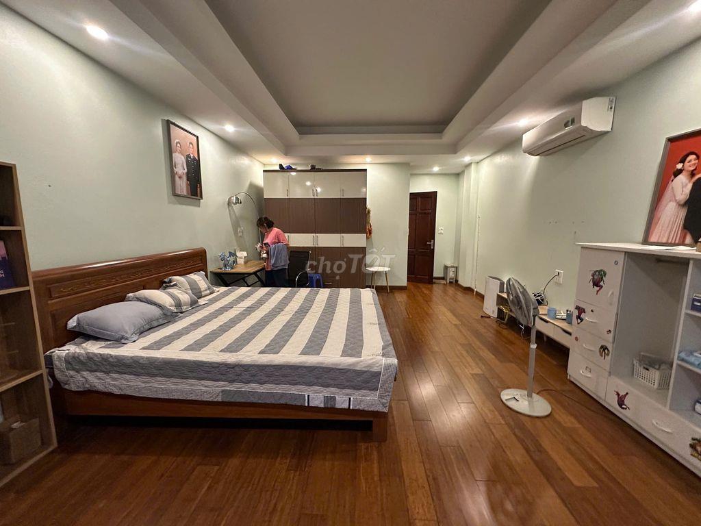 Cho thuê nhà riêng phân lô Vạn Phúc, 50 m2 x 6 tầng + 1 tum