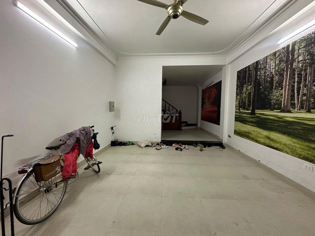 Cho thuê nhà riêng phân lô Vạn Phúc, 50 m2 x 6 tầng + 1 tum