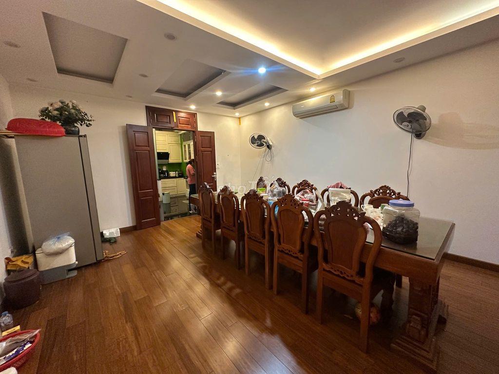 Cho thuê nhà riêng phân lô Vạn Phúc, 50 m2 x 6 tầng + 1 tum