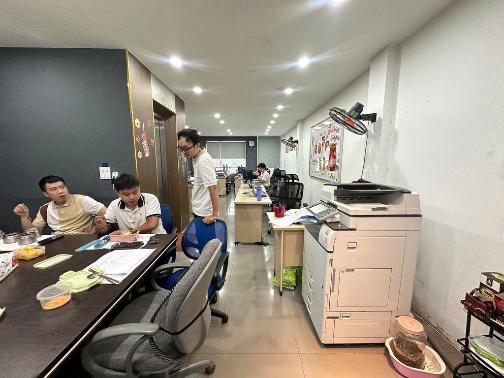Cho thuê văn phòng tại làng Việt Kiều Châu Âu, 60m2/tầng sàn thông đẹp