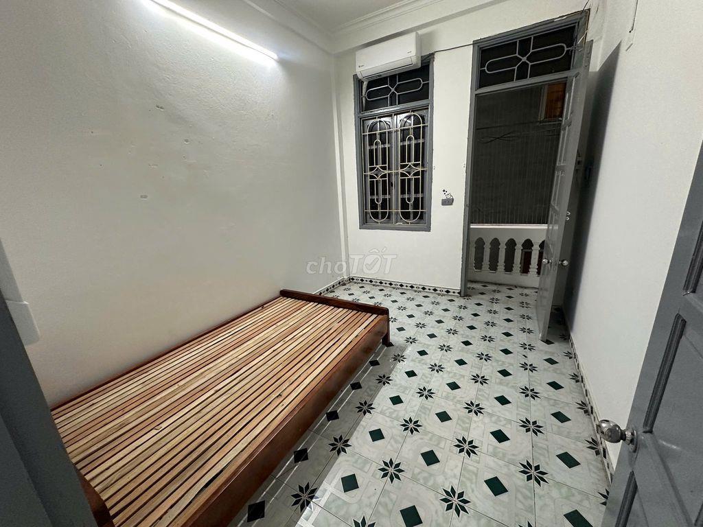 Cho thuê nhà riêng Triều Khúc, 20 m2 x 4 Tầng giá chỉ 7 tr/tháng