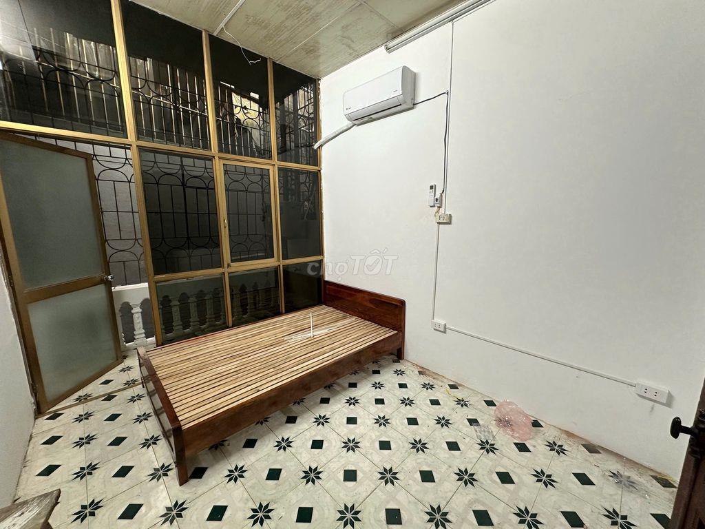 Cho thuê nhà riêng Triều Khúc, 20 m2 x 4 Tầng giá chỉ 7 tr/tháng