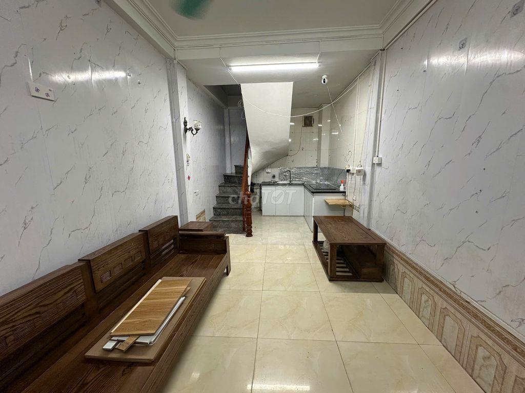 Cho thuê nhà riêng Triều Khúc, 20 m2 x 4 Tầng giá chỉ 7 tr/tháng