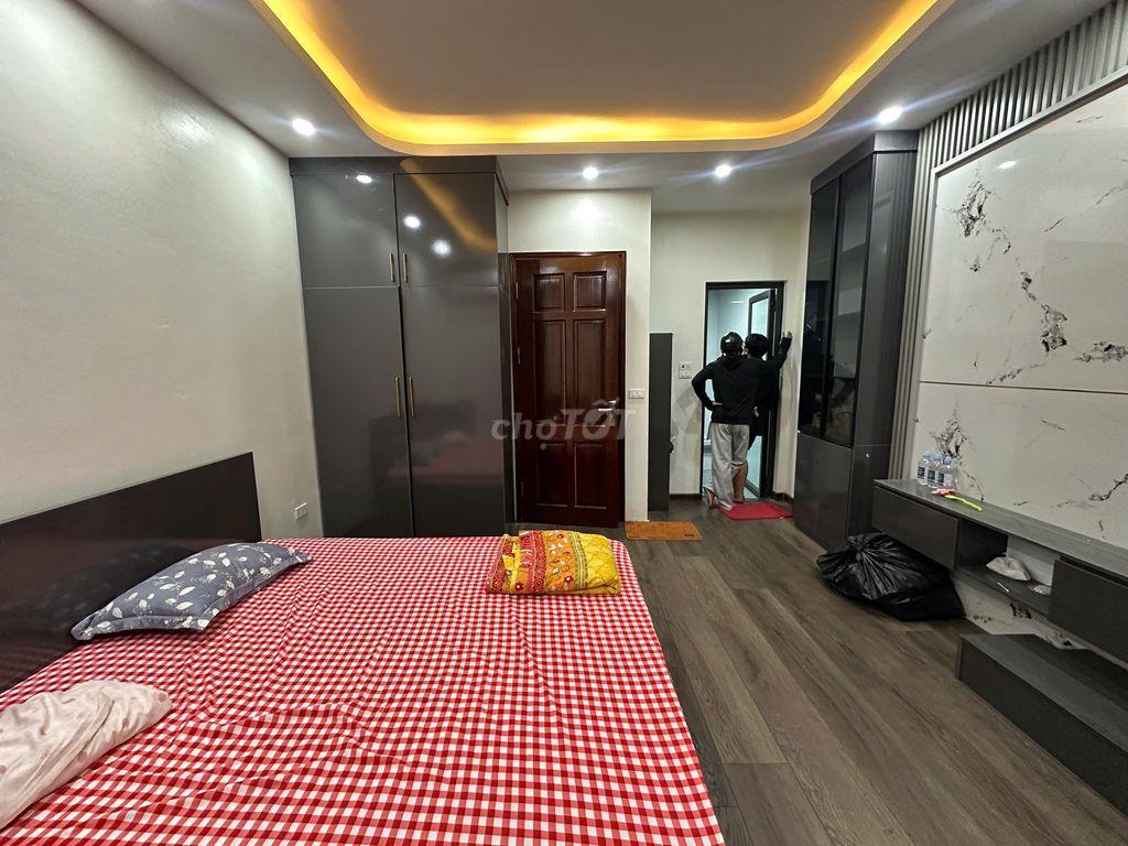 Cho thuê nhà riêng Vạn Phúc, 31 m2x 5 tầng, nhà có nội thất