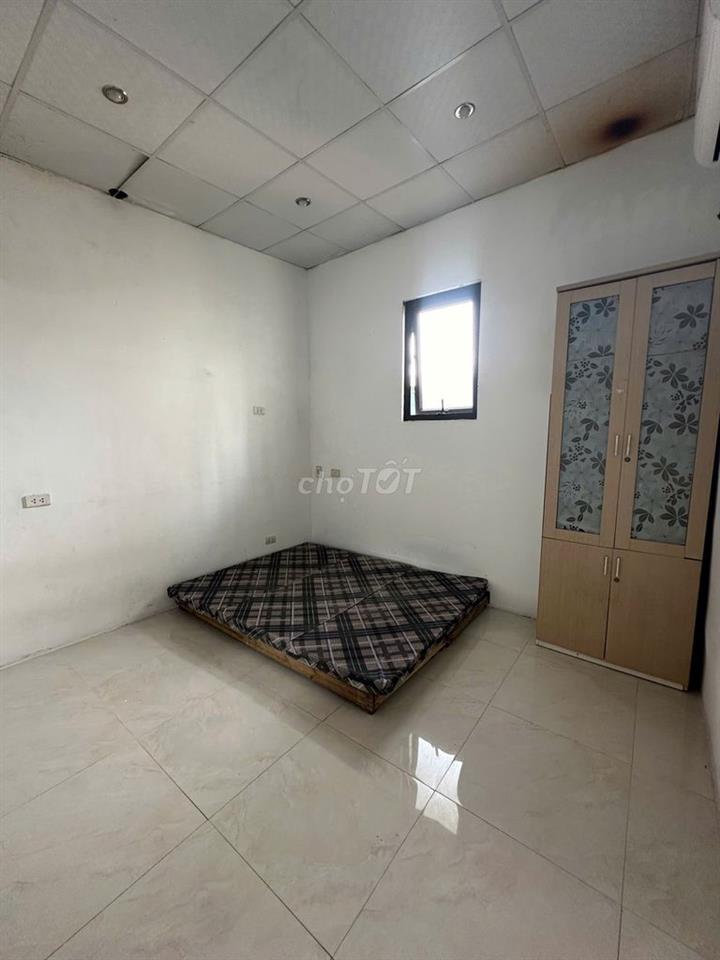 CHo thuê nhà riêng 2 tầng- 2 phòng ngủ tại Nguyễn Xiển giá  6 tr/tháng