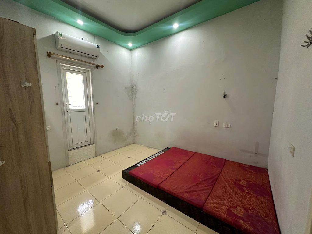 CHo thuê nhà riêng 2 tầng- 2 phòng ngủ tại Nguyễn Xiển giá  6 tr/tháng