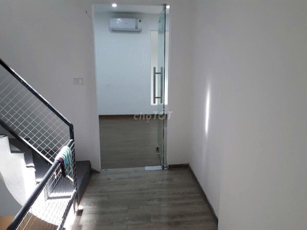 Cho thuê sàn văn phòng 60 m2/T có 2 phòng làm việc giá rẻ tại Mỗ Lao