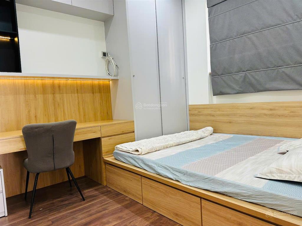 Cho thuê gấp căn hộ 3pn midtown m6, căn góc mát mẻ nhà đủ nội thất