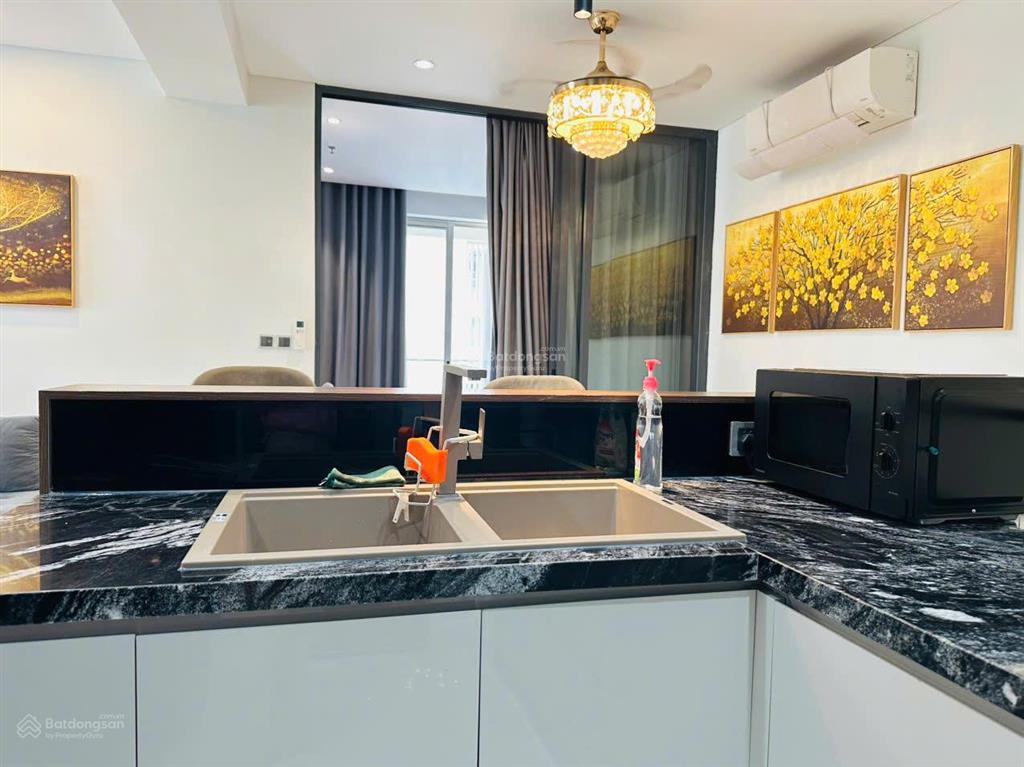 Cho thuê gấp căn hộ 3pn midtown m6, căn góc mát mẻ nhà đủ nội thất