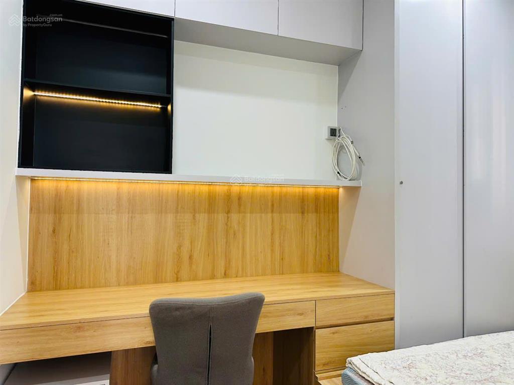 Cho thuê gấp căn hộ 3pn midtown m6, căn góc mát mẻ nhà đủ nội thất