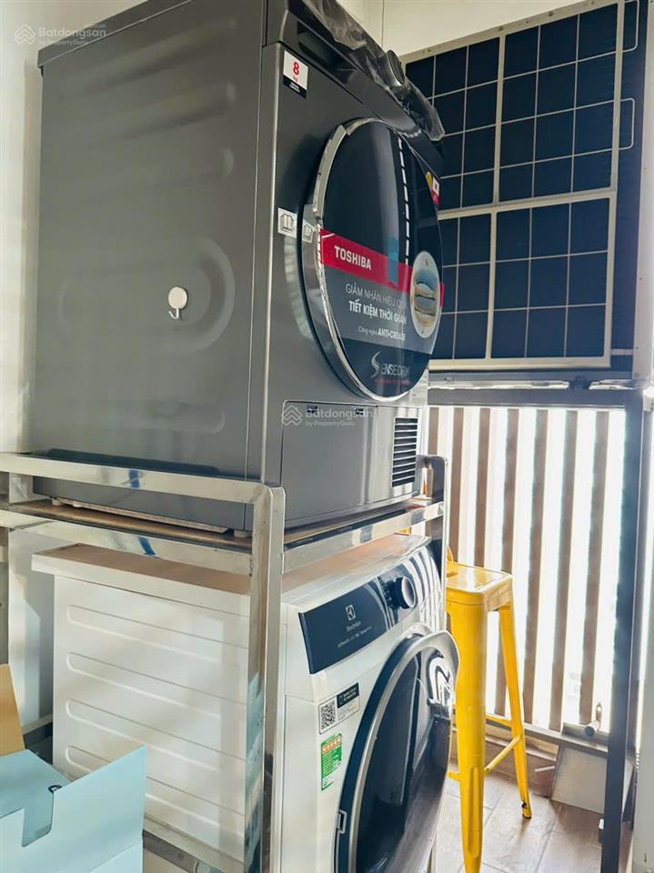 Cho thuê gấp căn hộ 3pn midtown m6, căn góc mát mẻ nhà đủ nội thất