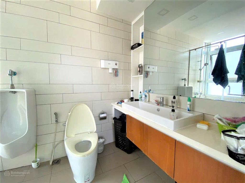 Cho thuê gấp 2pn căn hộ starhill phú mỹ hưng, 112m2 nhà đẹp ở luôn