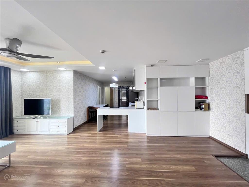 Cho thuê nhanh căn hộ cảnh viên 1,2,3 phú mỹ hưng, 3pn nội thất mới căn góc