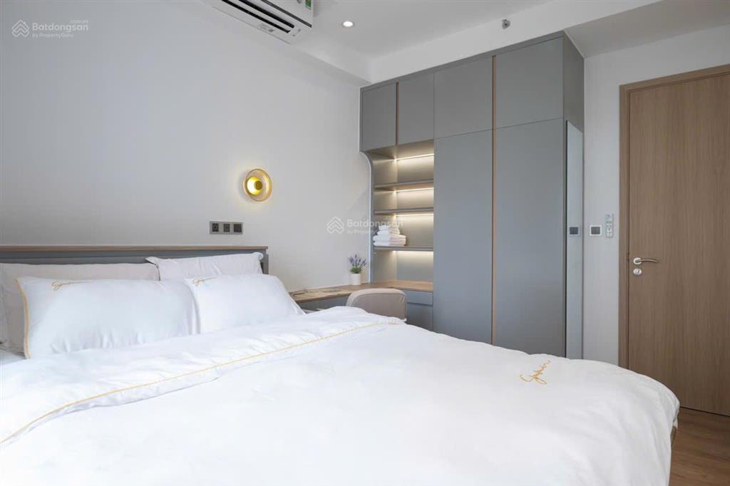 Cho thuê nhanh căn hộ 3pn midtown căn góc view sông, giá hấp dẫn 35tr