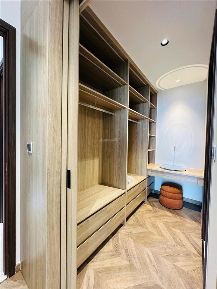 Cho thuê căn hộ gấp 3pn mới 100% tại the peak midtown m8 phú mỹ hưng, có ô xe