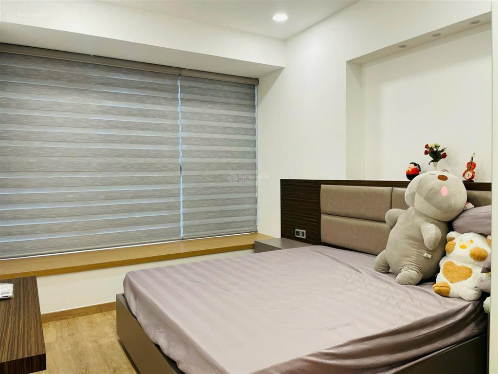 Cho thuê gấp căn hộ midtown m7 phú mỹ hưng