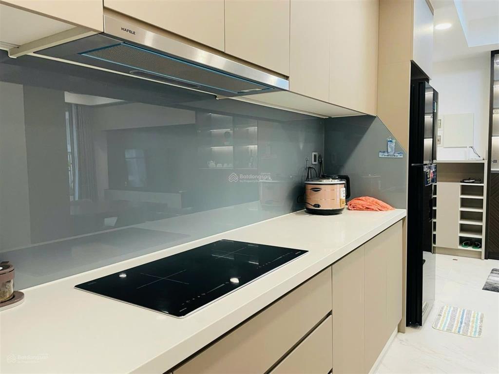 Cho thuê gấp căn hộ midtown m7 phú mỹ hưng