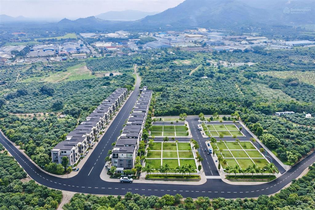 Đất nền thổ cư cam lâm, đối diện kcn suối dầu. 128m2 chỉ 830tr