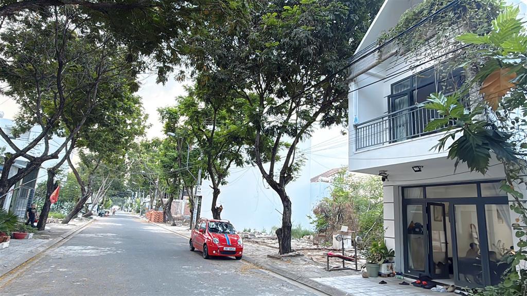 Bàn nhà đẹp tại Nam Nha Trang "khu tái định cư đất lành" đường nhựa 13m