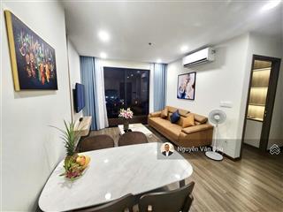 Cho thuê căn hộ 2pn fpt plaza 3, view quảng trường, hướng mát, đầy đủ nội thất đẹp. ở được ngay.