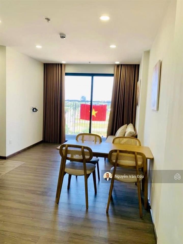 Cho thuê căn hộ 2pn fpt plaza 3, view quảng trường, hướng mát, đầy đủ nội thất đẹp. ở được ngay.