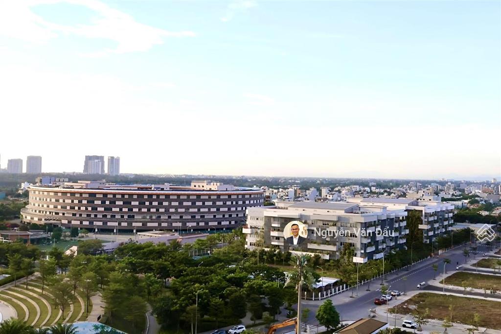 Cho thuê căn hộ 2pn fpt plaza 3, view quảng trường, hướng mát, đầy đủ nội thất đẹp. ở được ngay.