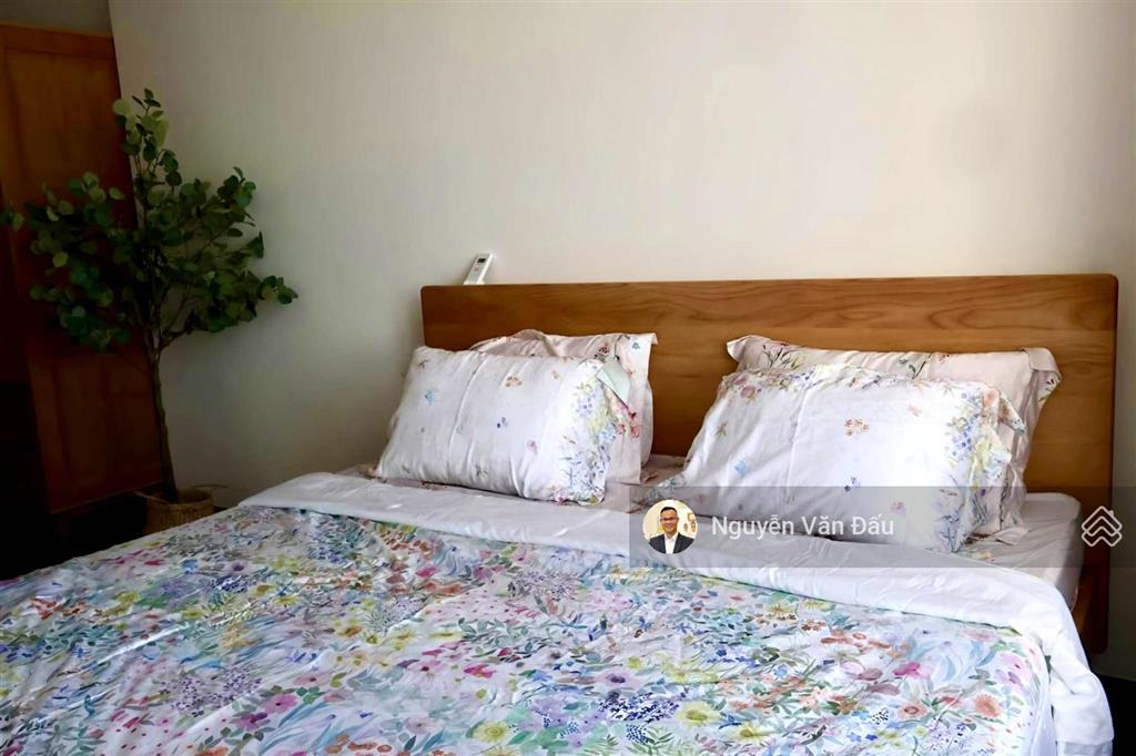 Cho thuê căn hộ 2pn fpt plaza 3, view quảng trường, hướng mát, đầy đủ nội thất đẹp. ở được ngay.