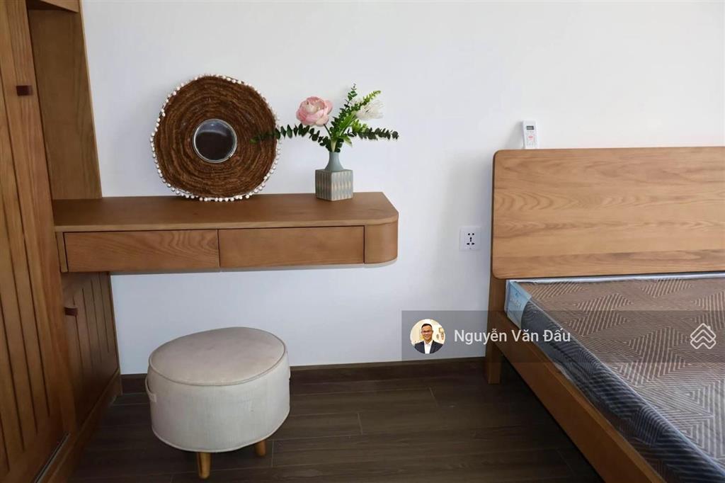 Cho thuê căn hộ 2pn fpt plaza 3, view quảng trường, hướng mát, đầy đủ nội thất đẹp. ở được ngay.