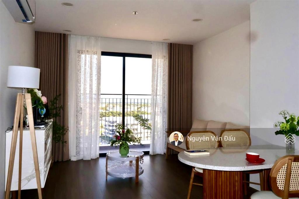 Cho thuê căn hộ 2pn fpt plaza 3, view quảng trường, hướng mát, đầy đủ nội thất đẹp. ở được ngay.