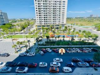 Fpt plaza 2 căn 2pn ít nội thất  tầng cao. giá 2,79 tỷ. sẵn sổ đỏ công chứng
