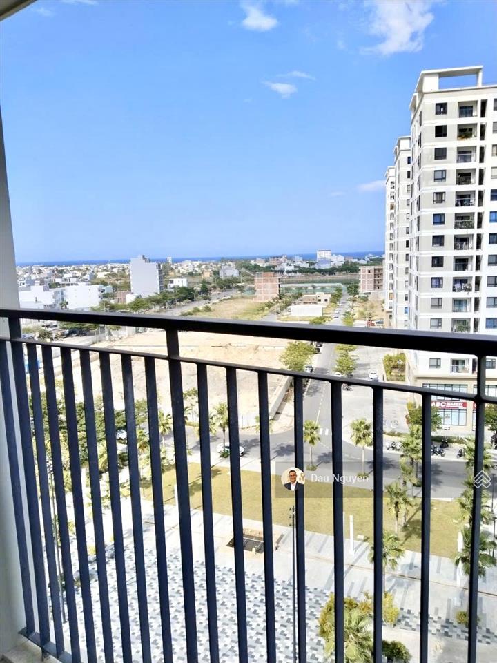 Bán căn fpt plaza 2, dt 70m2  2pn  view quảng trường giá chỉ 2.9 tỷ