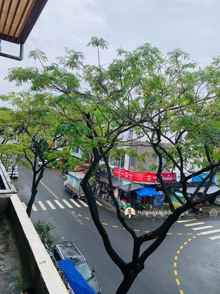 Cho thuê lâu dài nhà 4 tầng trục fpt shophouse đầy đủ nội thất đẹp, sát đại học fpt