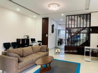 Cho thuê lâu dài nhà 4 tầng trục fpt shophouse đầy đủ nội thất đẹp, sát đại học fpt