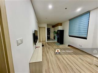 Bán căn góc fpt plaza 1, dt 58m2  2pn  full nội thất giá chỉ 2.5 tỷ  tầng trung