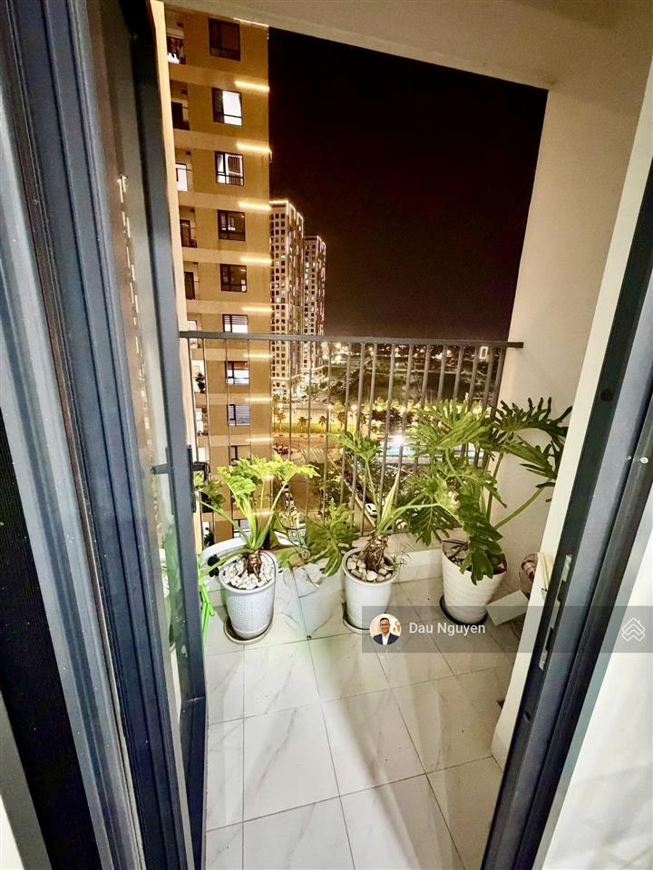 Bán căn góc fpt plaza 1, dt 58m2  2pn  full nội thất giá chỉ 2.5 tỷ  tầng trung