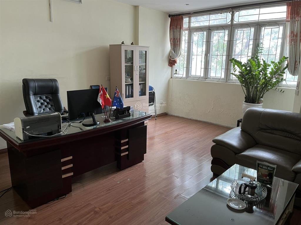 Cho thuê vp tầng 3 và tầng 4 đường yên phụ