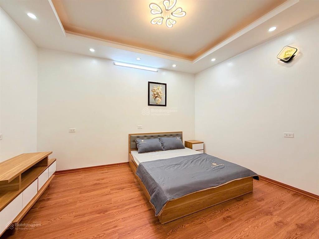 Cực hiếm! phố trần khát chân, 2 thoáng, vài bước ra mặt phố, 3pn khép kín tặng nội thất