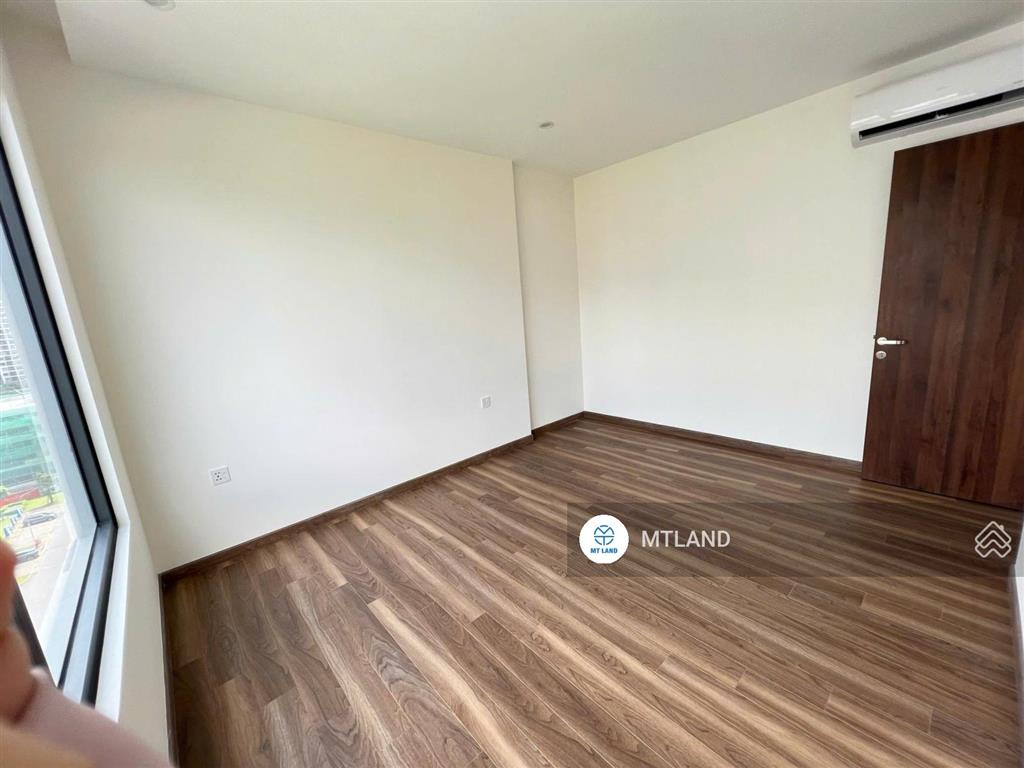 Giá sốc căn 3 ngủ phân khu metropolitan 93m2 hướng đông nam giá 5,6x tỷthanh toán tiến độ giãn