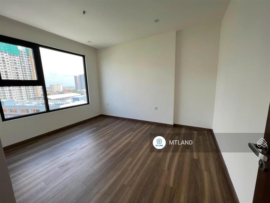 Giá sốc căn 3 ngủ phân khu metropolitan 93m2 hướng đông nam giá 5,6x tỷthanh toán tiến độ giãn